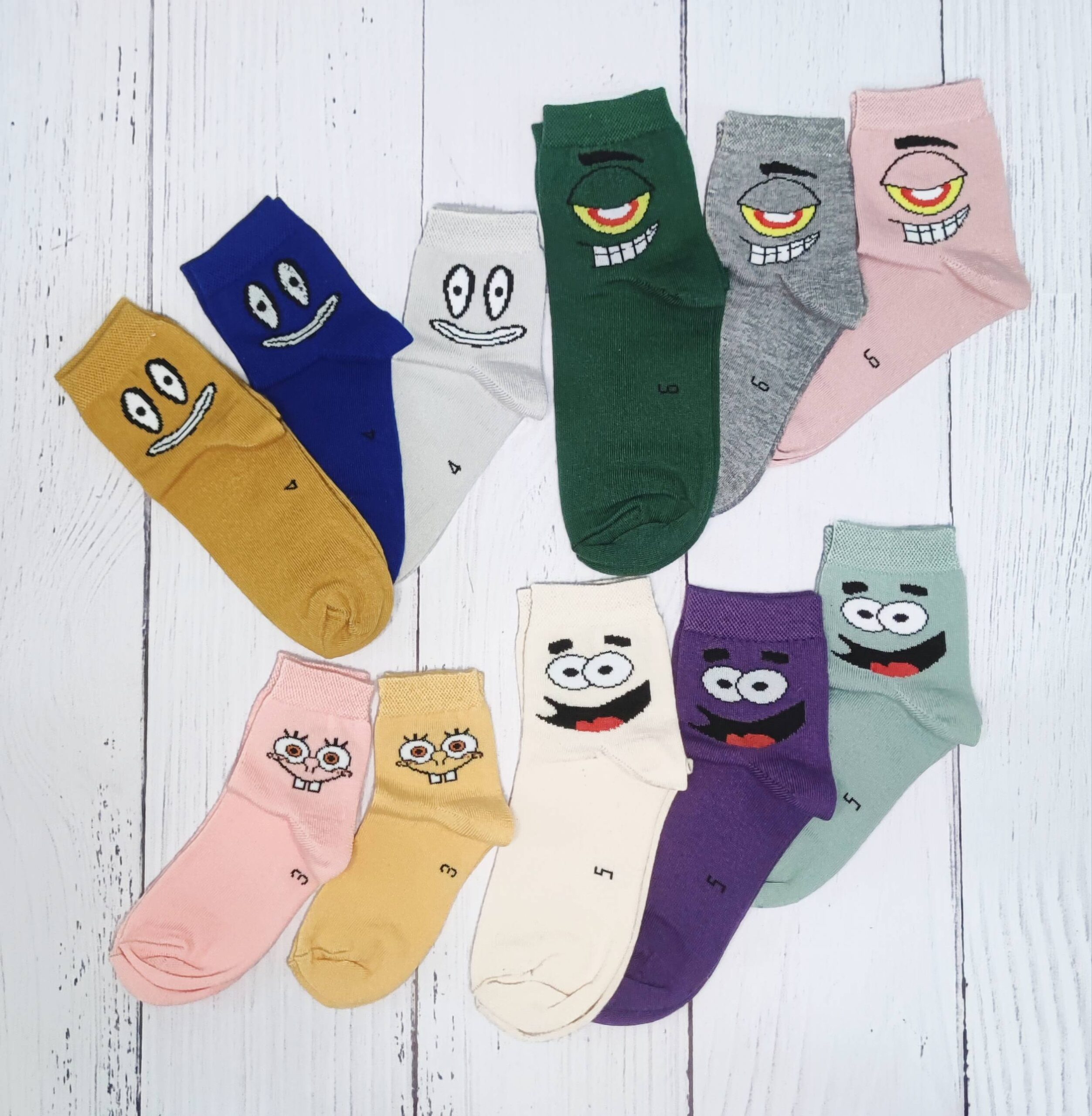 جوراب بچه گانه نیم ساق باب اسفنجی سایز 3+ تا 6+