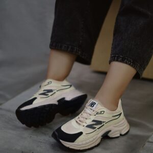 کفش نیوبالانس (New Balance) زنانه کرمی